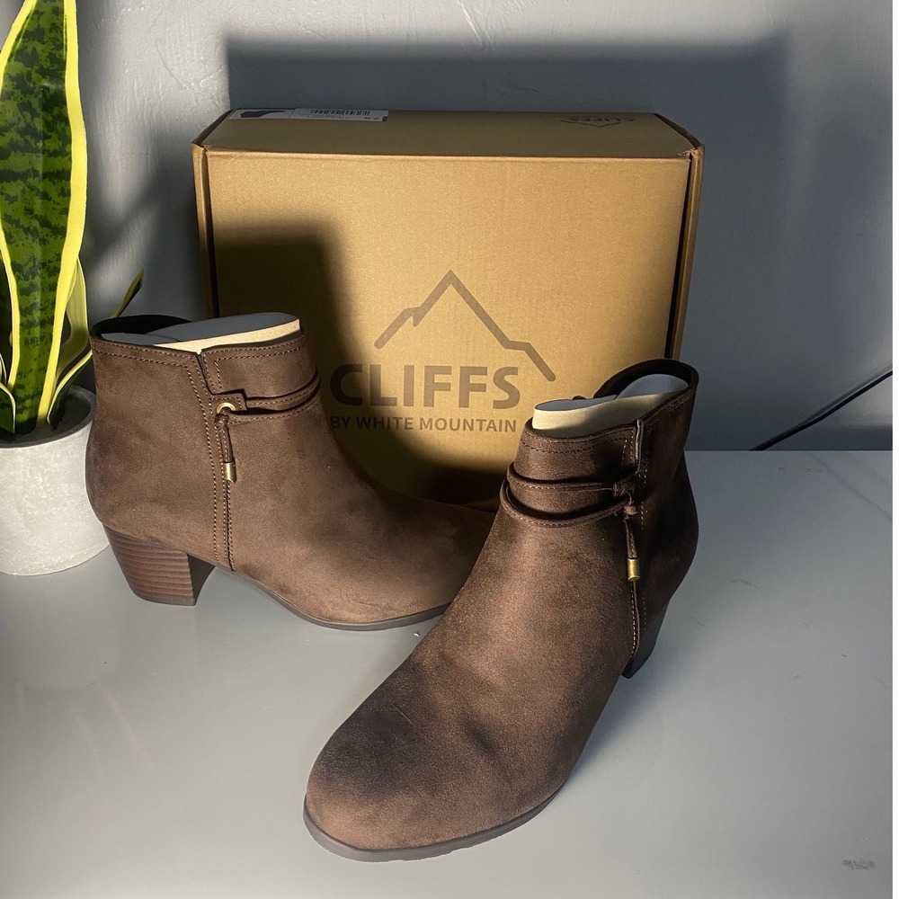 Cliffs by White Mountain Brown Suede‎ Ankle Boots Block Heel Size 7.5